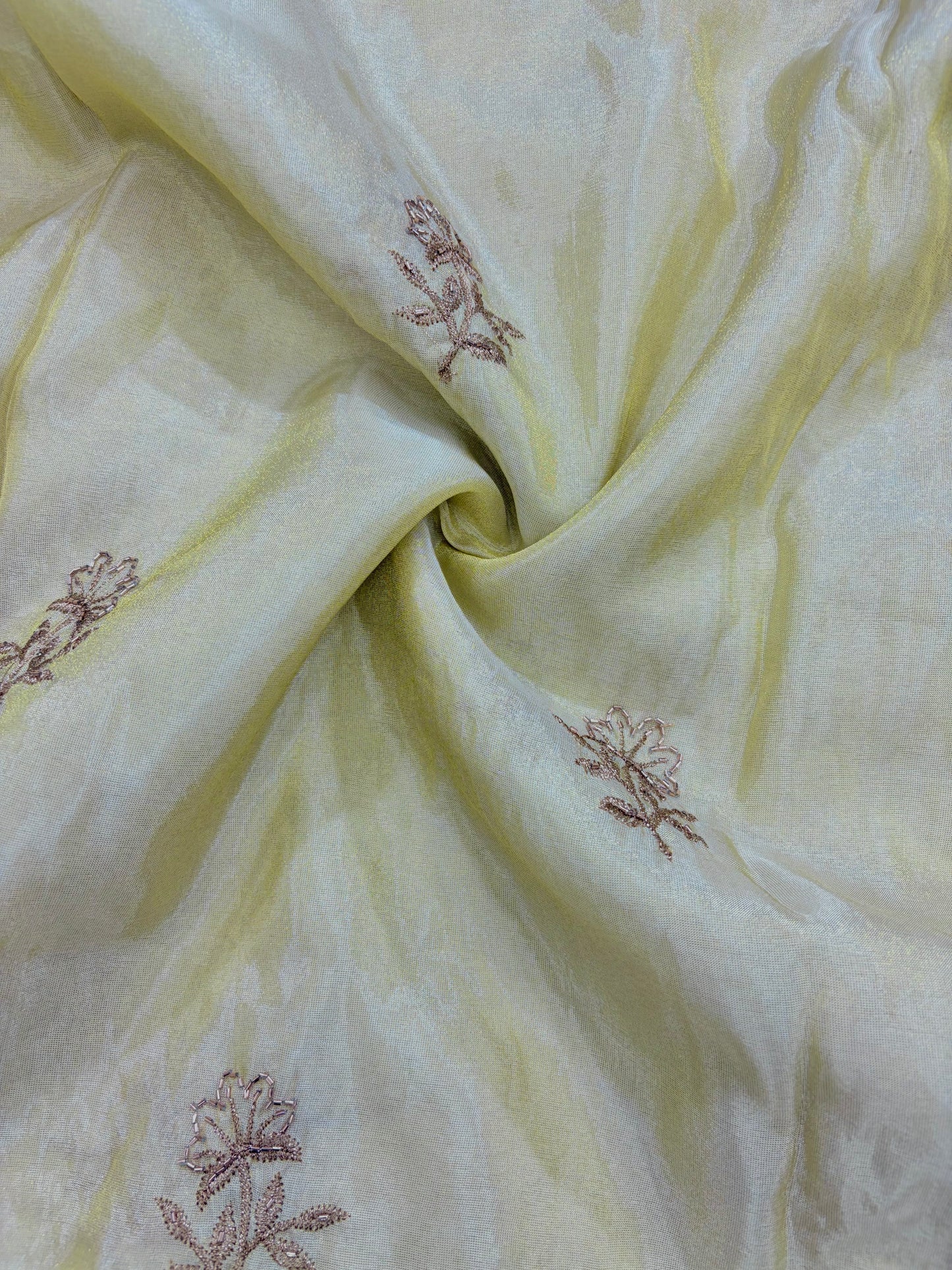 👗pure viscouse tissue zari with embroidered 🥻44-45 inch width