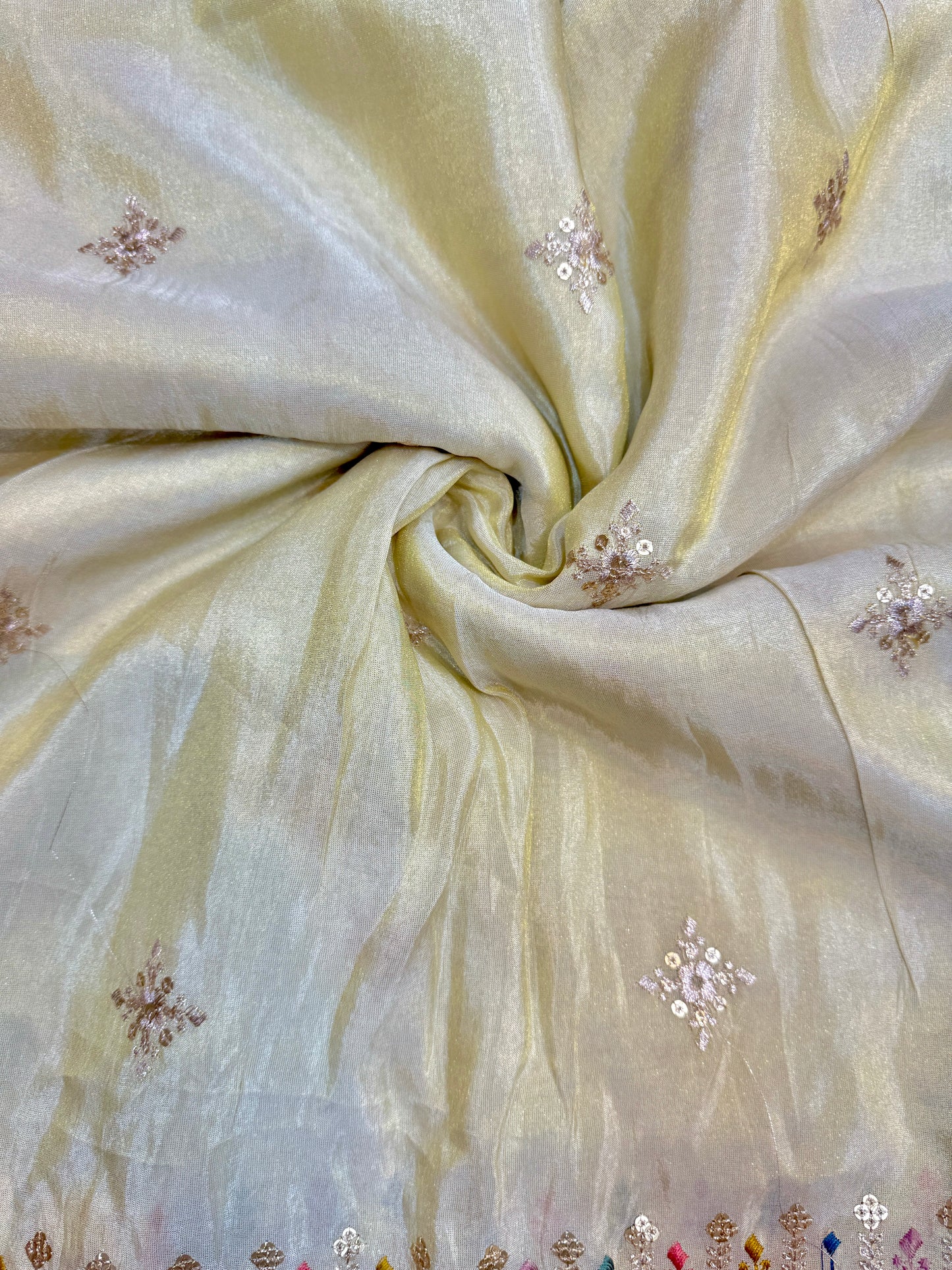 👗pure viscouse tissue zari with embroidered 🥻44-45 inch width