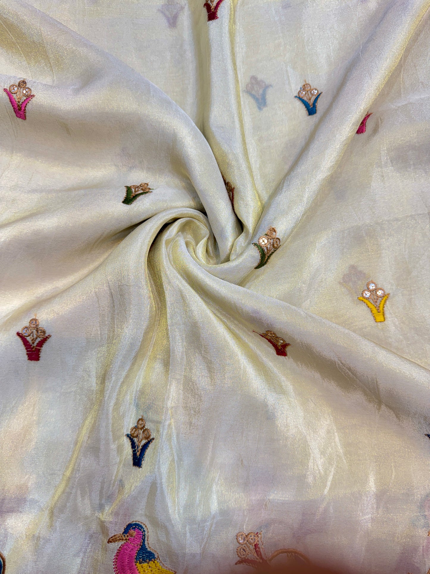 👗pure viscouse tissue zari with embroidered 🥻44-45 inch width