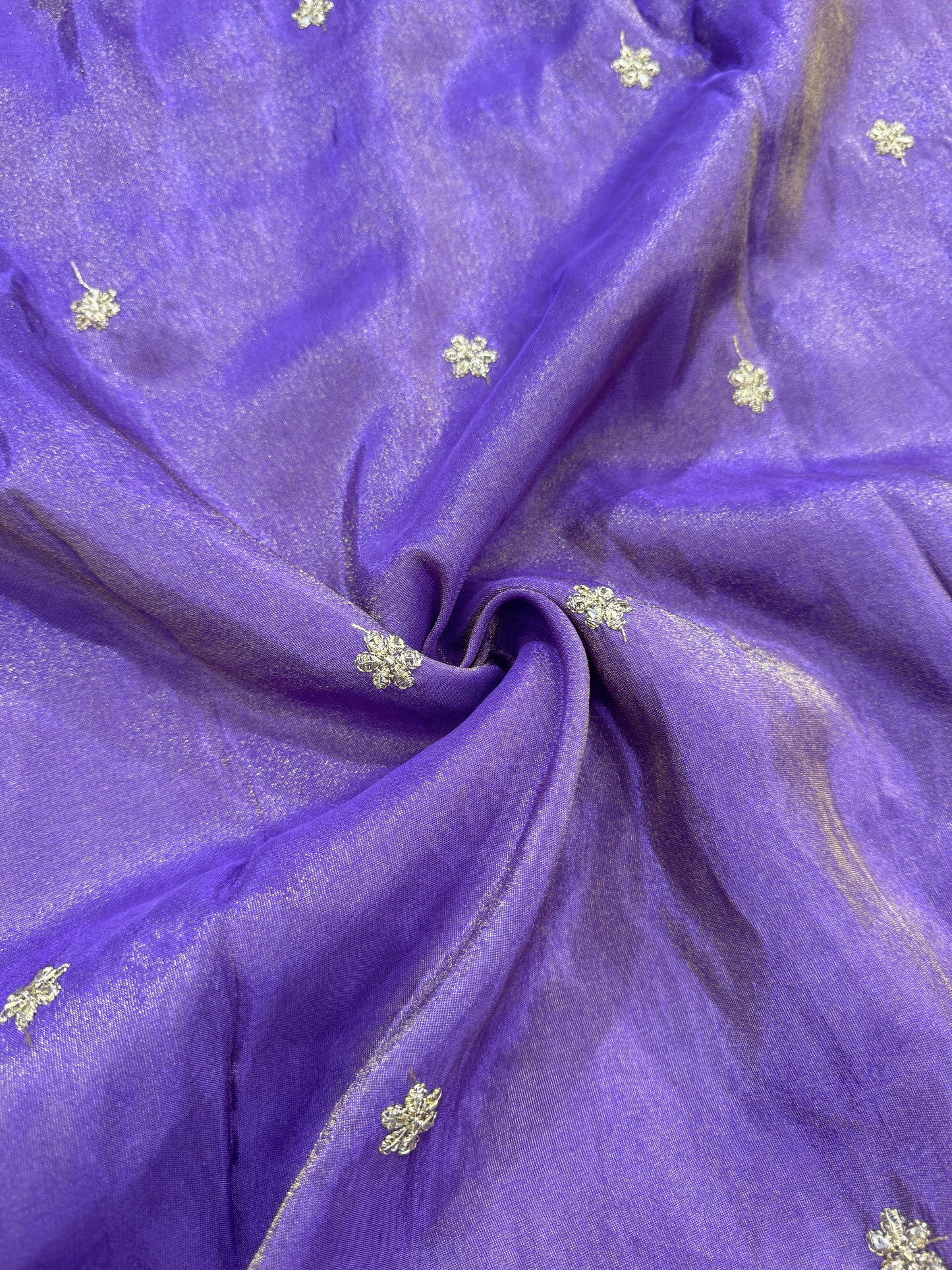 tissu with Golden Zari Elephant Border & Floral beats Weave 44-45 width