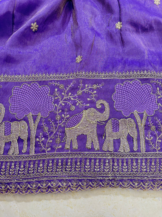 tissu with Golden Zari Elephant Border & Floral beats Weave 44-45 width