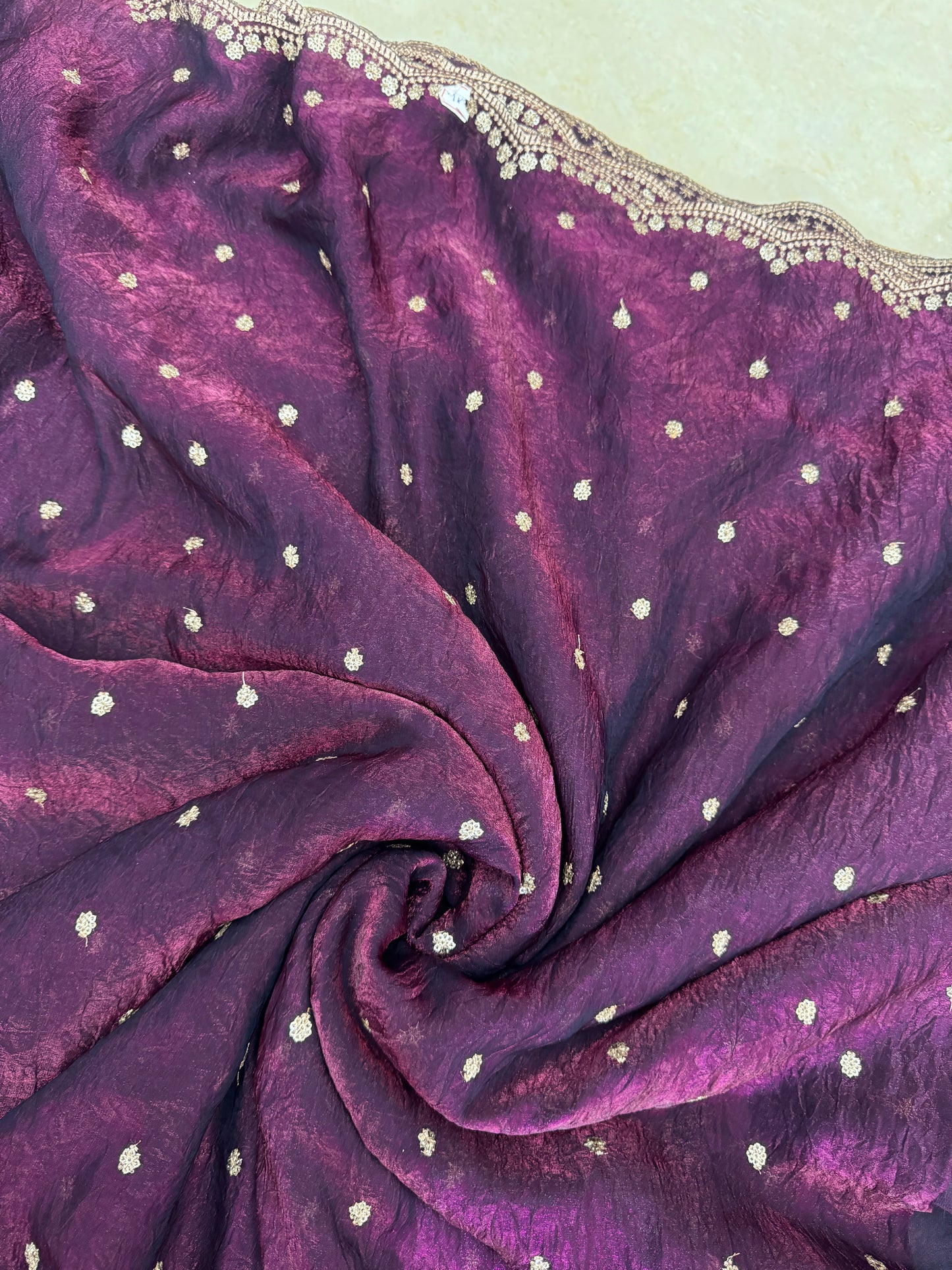 🥻👗Space silk fabrics with 2 side border 44-45 width