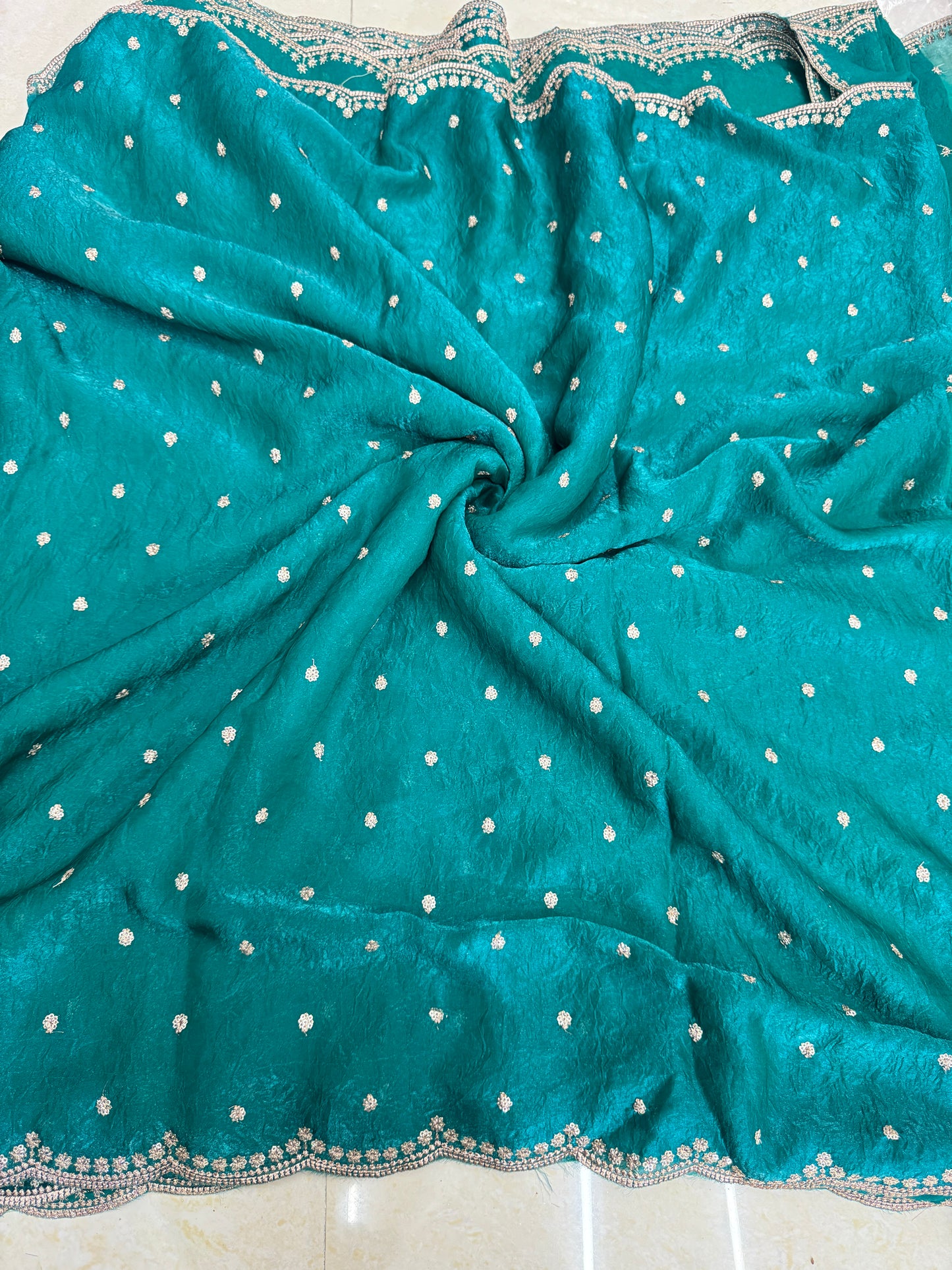 🥻👗Space silk fabrics with 2 side border 44-45 width