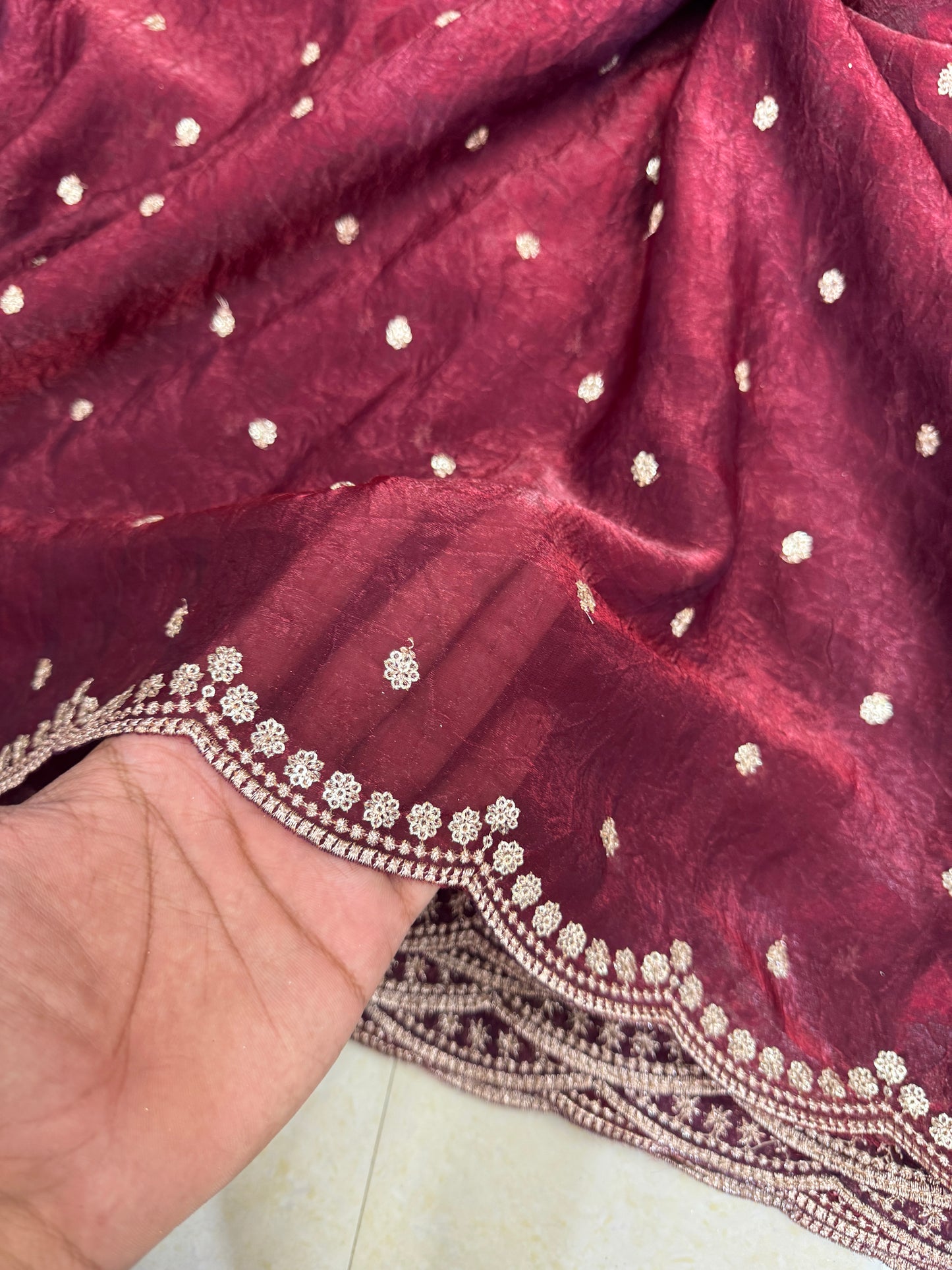 🥻👗Space silk fabrics with 2 side border 44-45 width