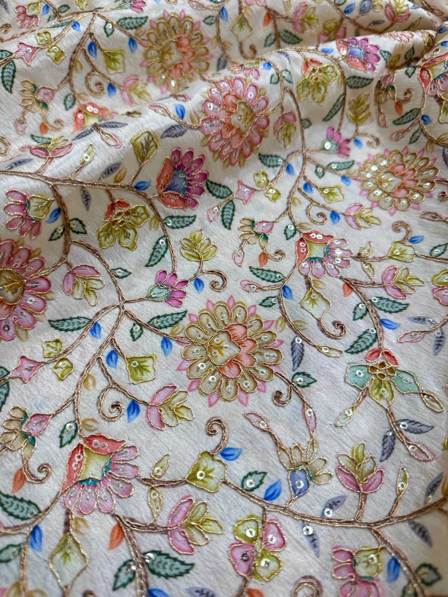 Pure 🌸Chinon fabric 👗with embroidery 44inch width