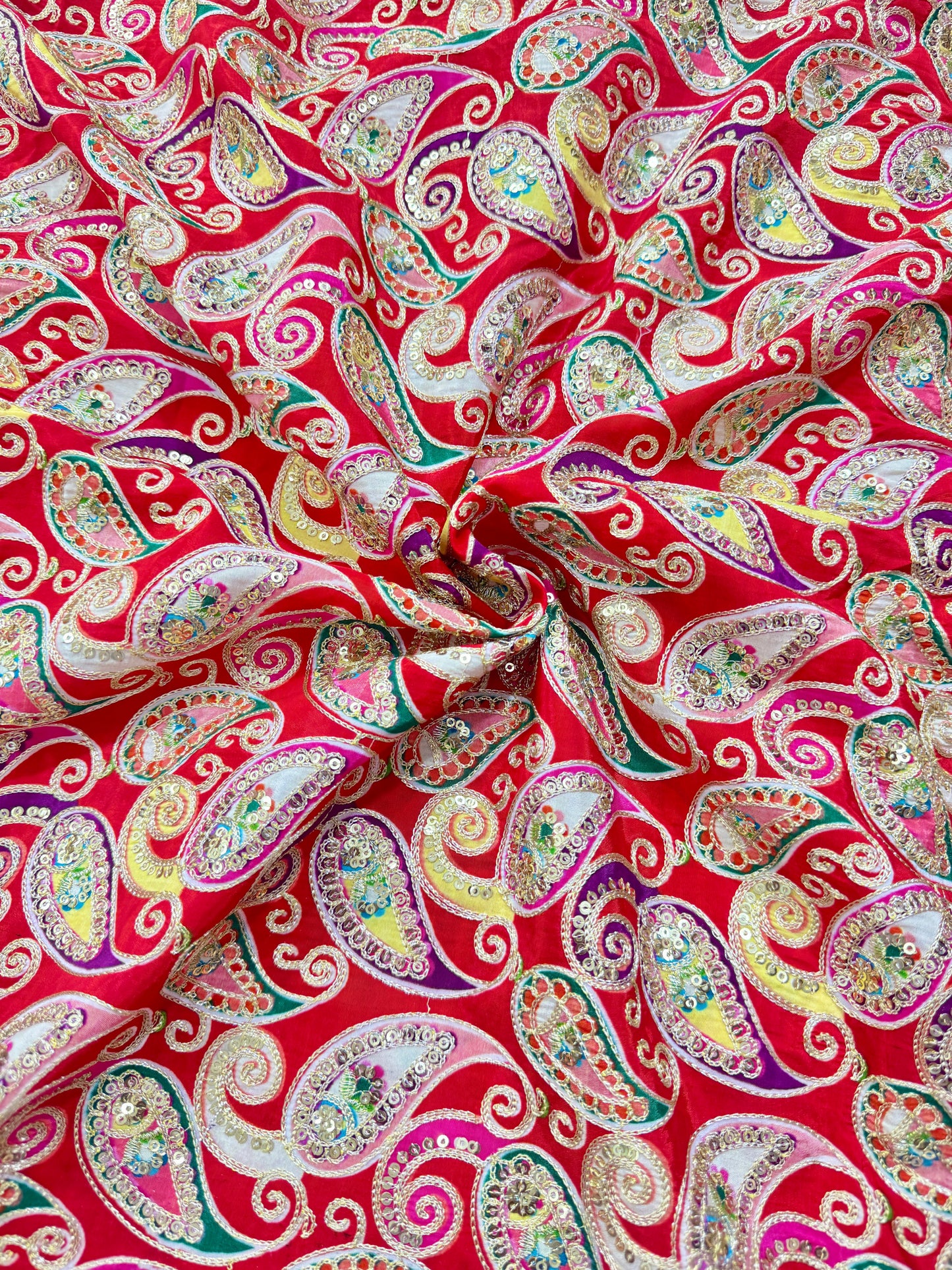 👗LUXURY NATURAL CRAPE FLORAL PRINT EMBROIDERY WITH SEQUINS 44 INCH WIDTH RED