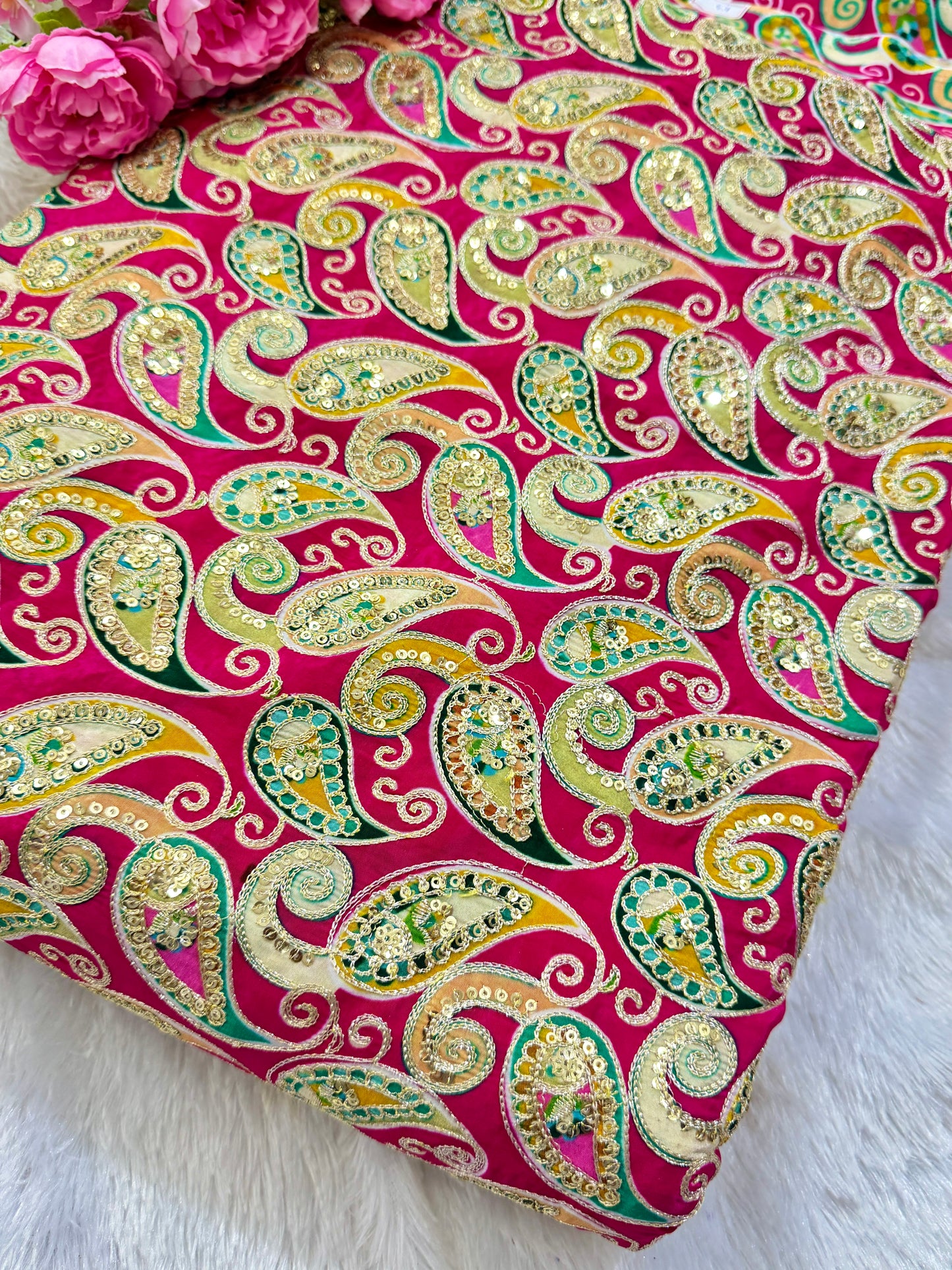 👗LUXURY NATURAL CRAPE FLORAL PRINT EMBROIDERY WITH SEQUINS 44 INCH WIDTH