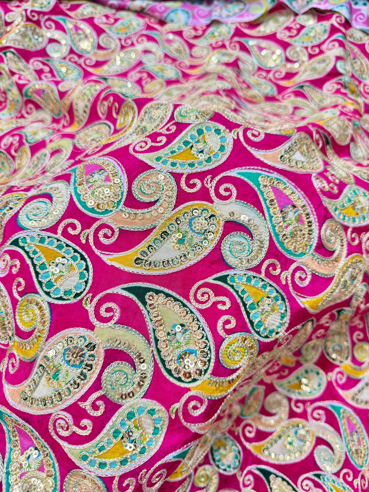 👗LUXURY NATURAL CRAPE FLORAL PRINT EMBROIDERY WITH SEQUINS 44 INCH WIDTH