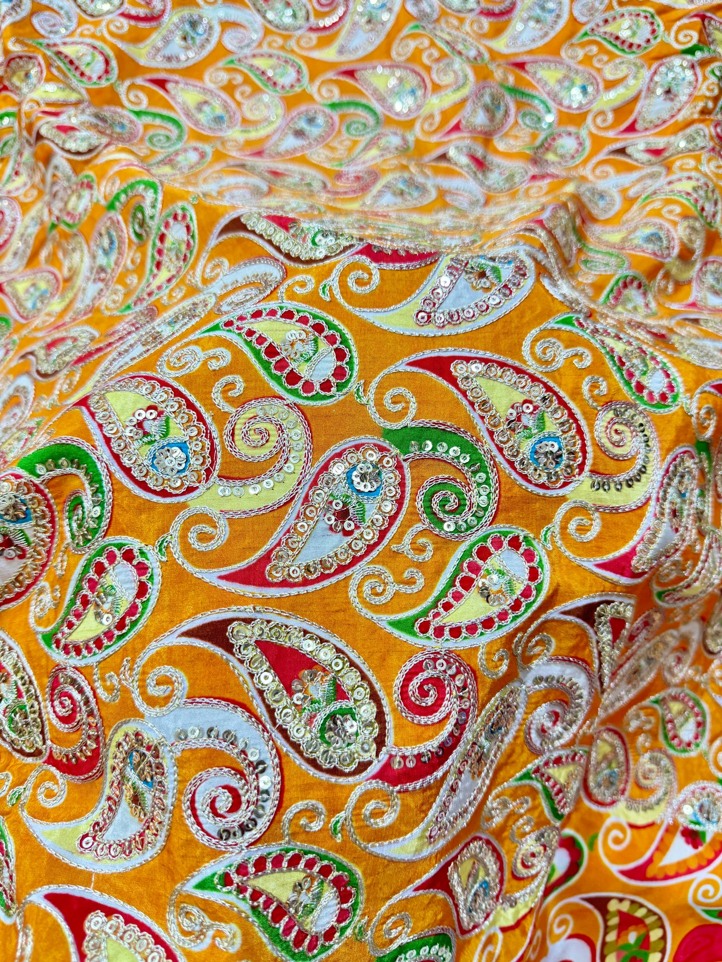 👗LUXURY NATURAL CRAPE FLORAL PRINT EMBROIDERY WITH SEQUINS 44 INCH WIDTH
