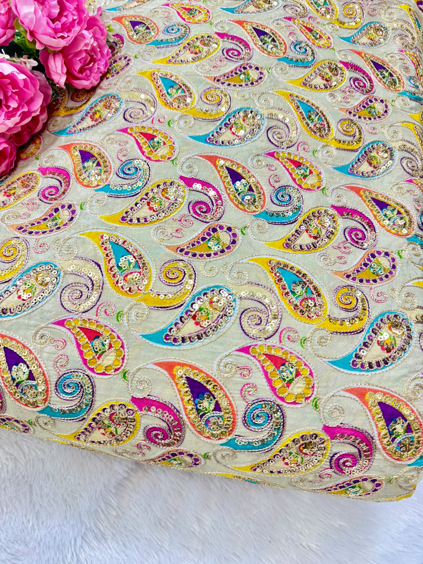 👗LUXURY NATURAL CRAPE FLORAL PRINT EMBROIDERY WITH SEQUINS 44 INCH WIDTH