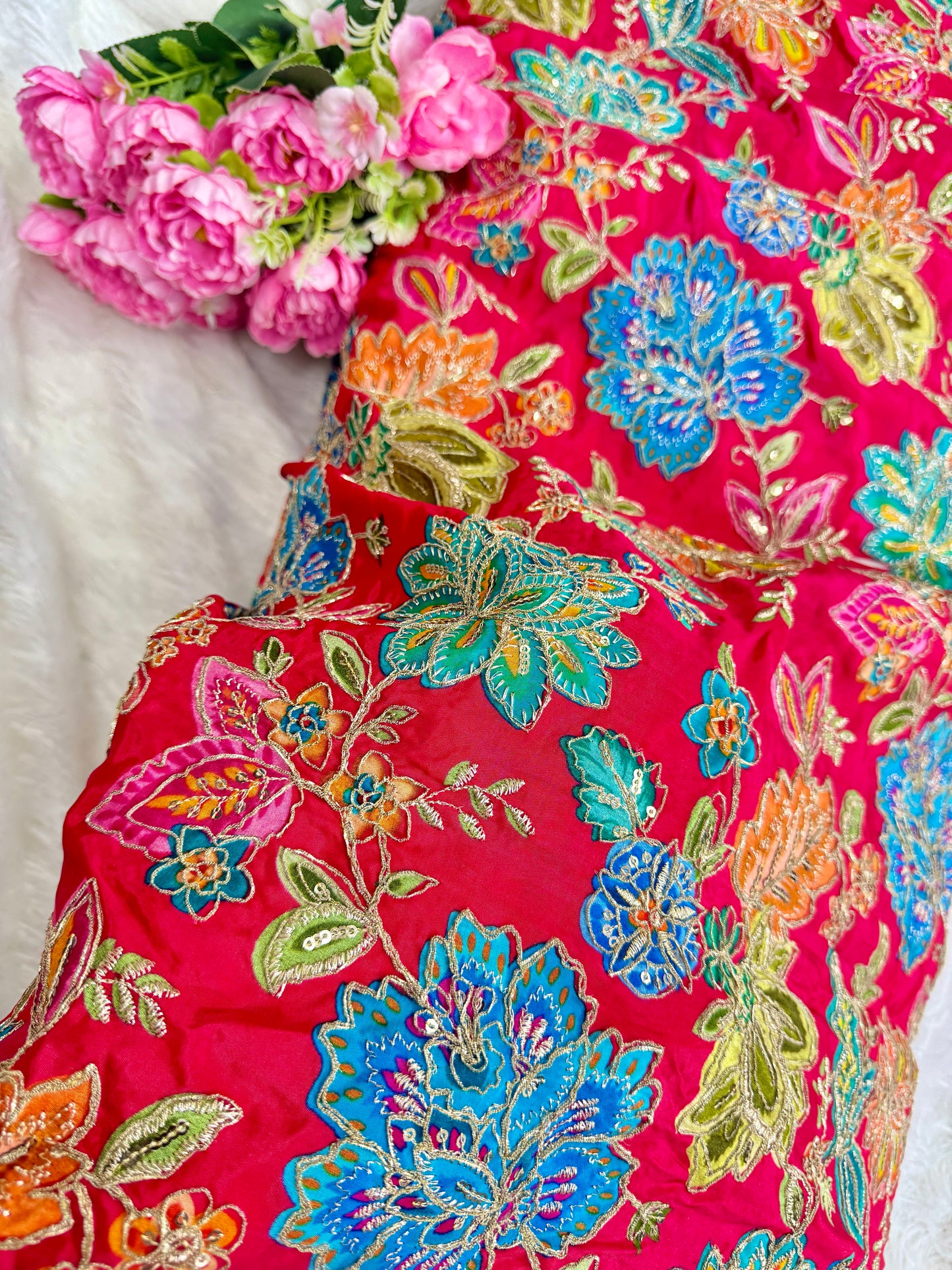 👗LUXURY NATURAL CRAPE FLORAL PRINT EMBROIDERY WITH SEQUINS 44 INCH WIDTH RED