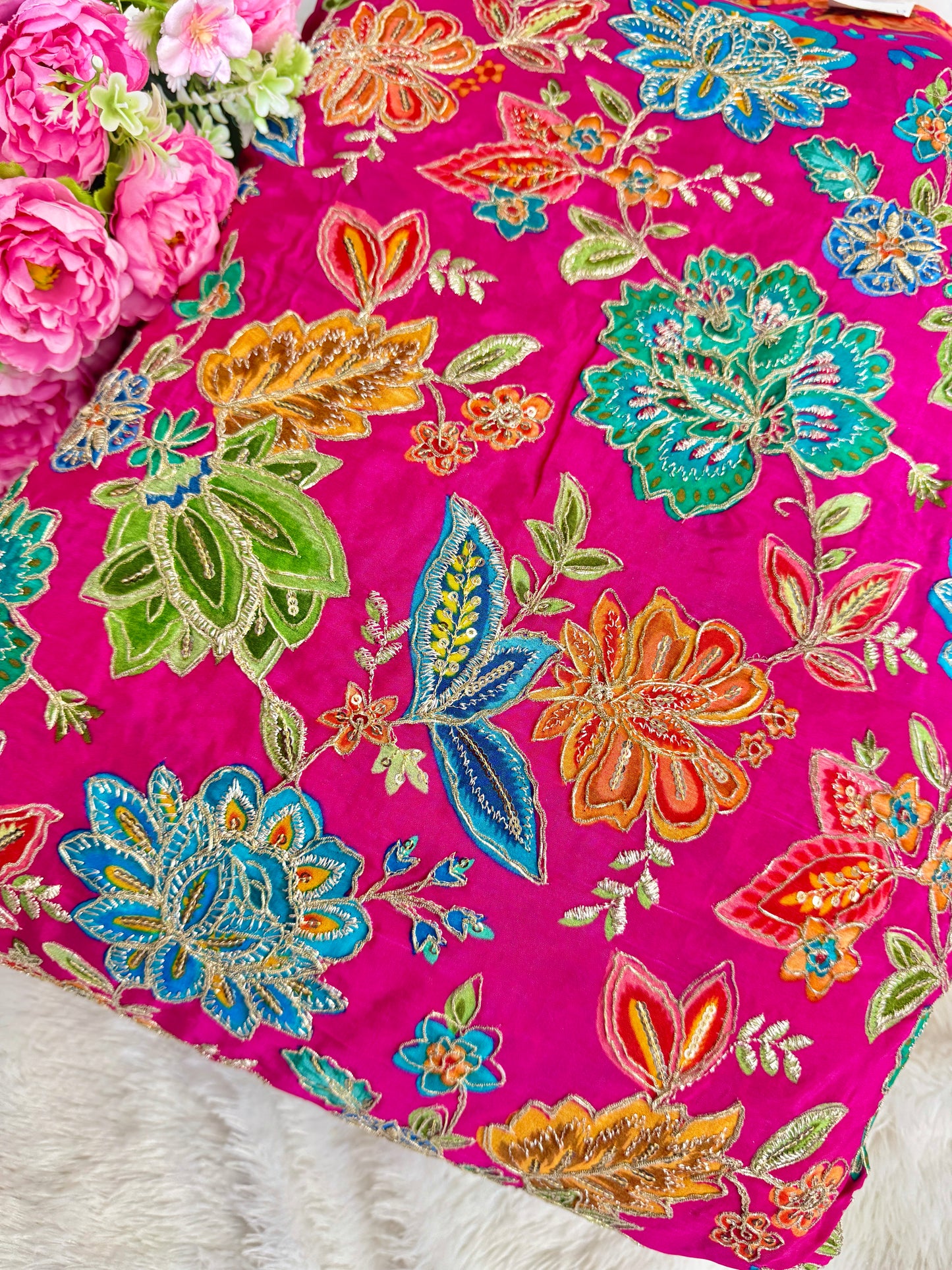 👗LUXURY NATURAL CRAPE FLORAL PRINT EMBROIDERY WITH SEQUINS 44 INCH WIDTH