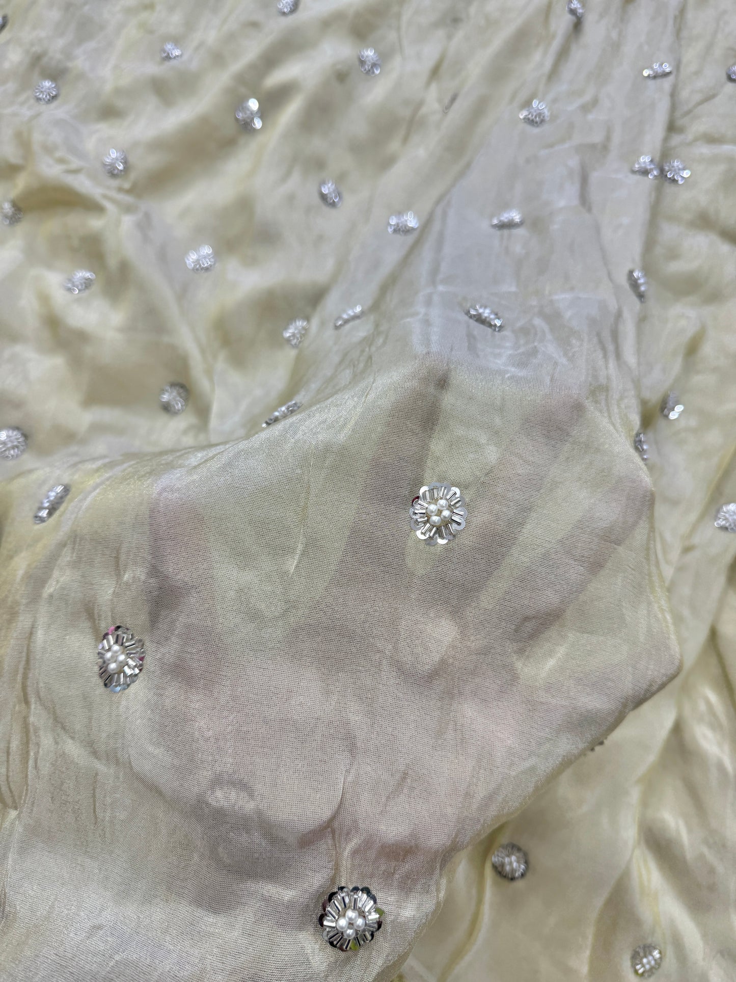 👗ZARI TISSUE HANDWORK BOTI SILVER 44-45 INCH WIDTH (DYBLE ) ✅
