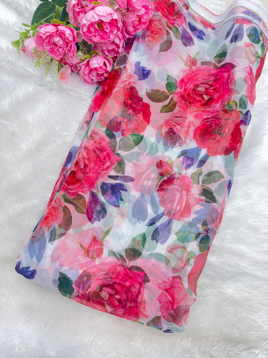🥰Printed organza fabric 👗features a delicate floral print in a beautiful 🥹 44inch width