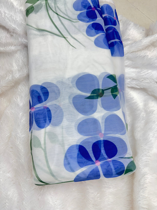 🥰Printed organza fabric 👗features a delicate floral print in a beautiful 🥹 44inch width