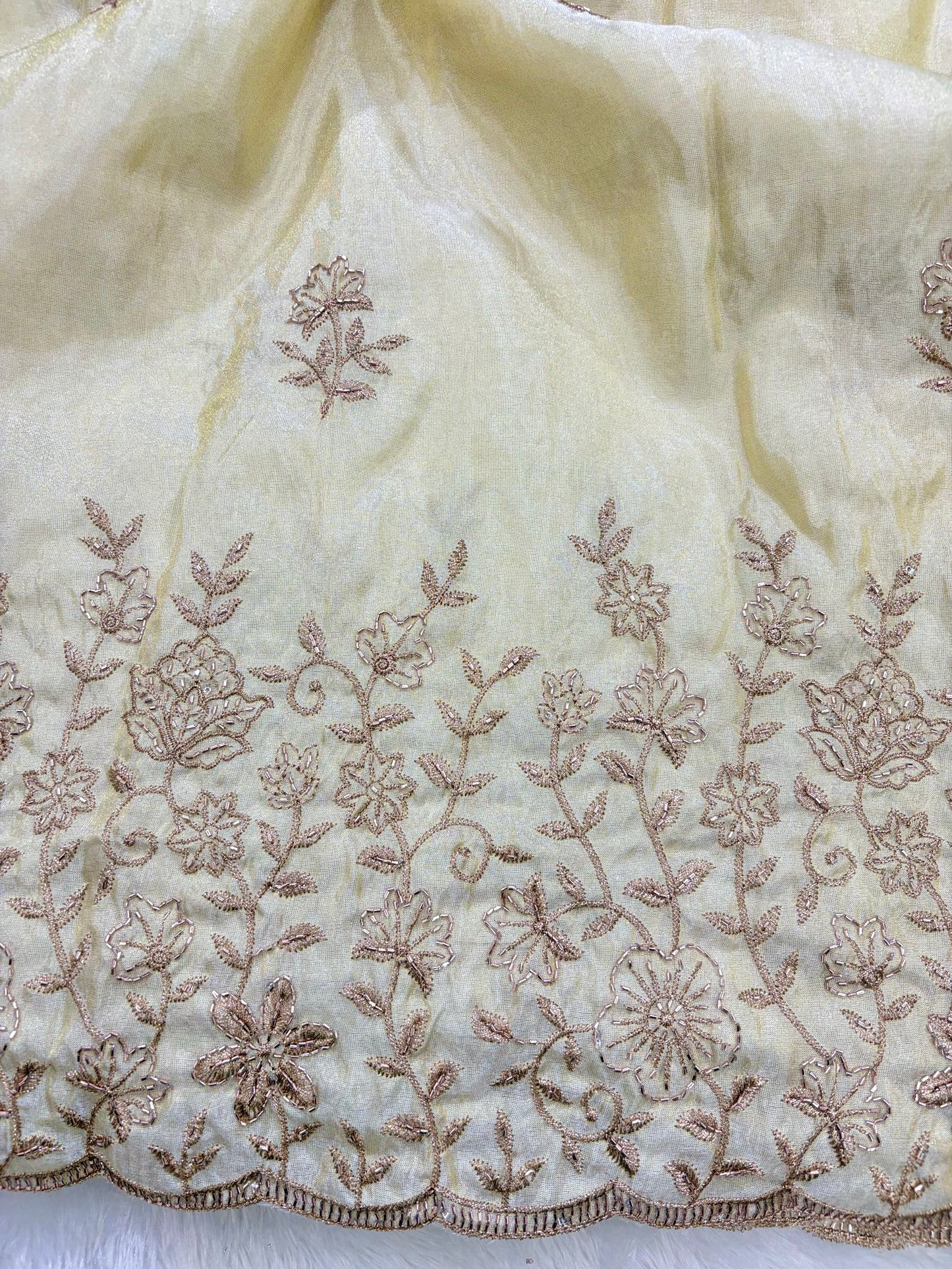 👗pure viscouse tissue zari with embroidered 🥻44-45 inch width