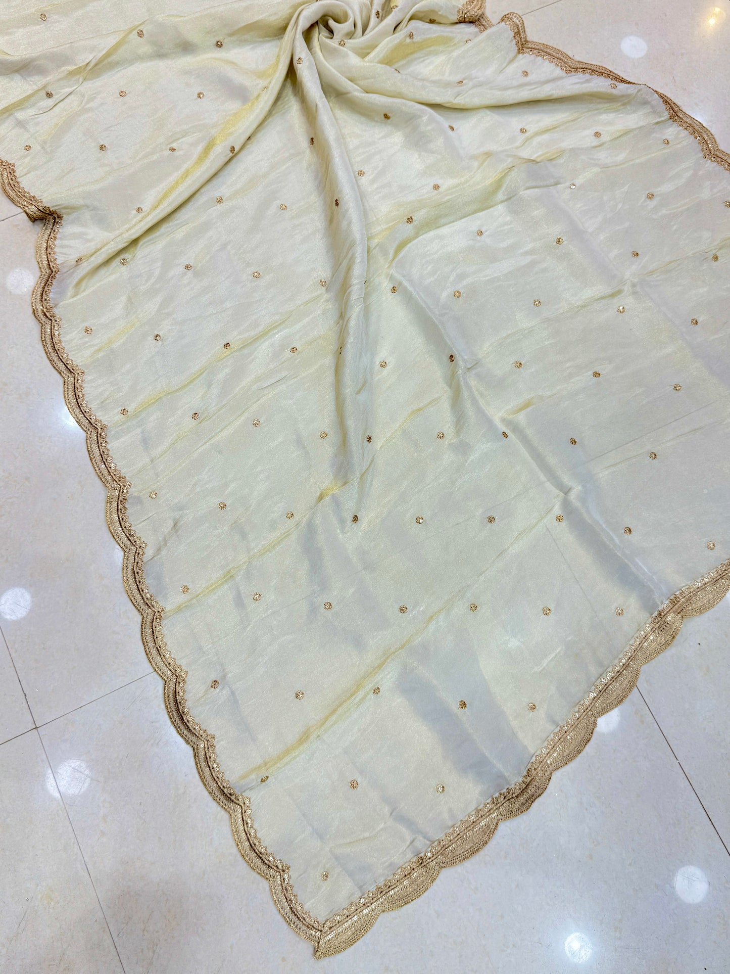 😍Premium Dyable 💕tissu Dupatta with Four-Side Golden Embroidered ☺️Border (2.25 Meter)