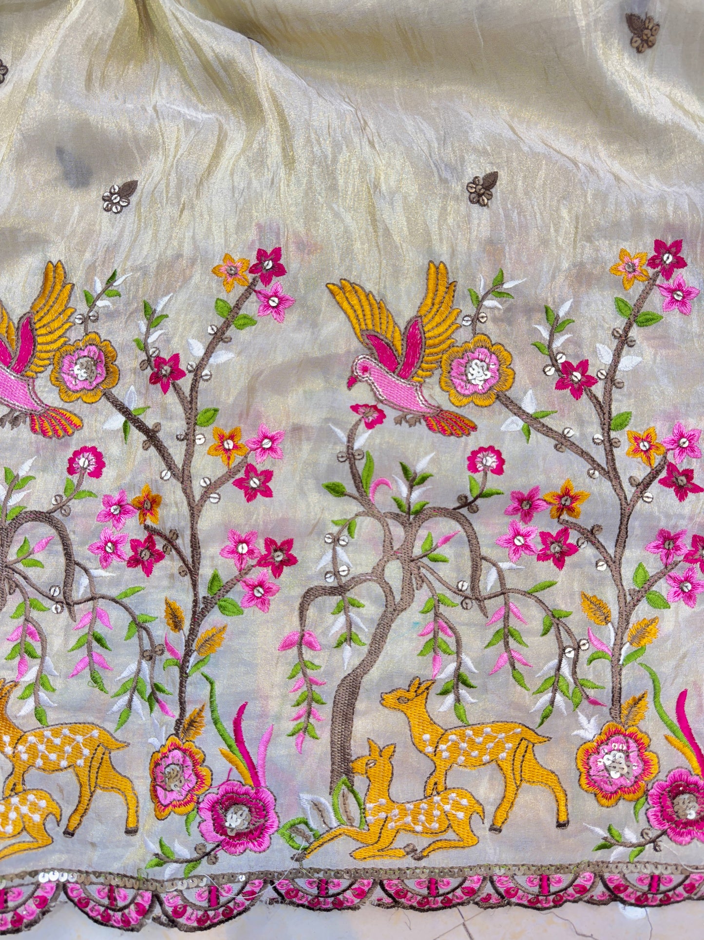 👗pure viscouse tissue zari with embroidered 🥻44-45 inch width