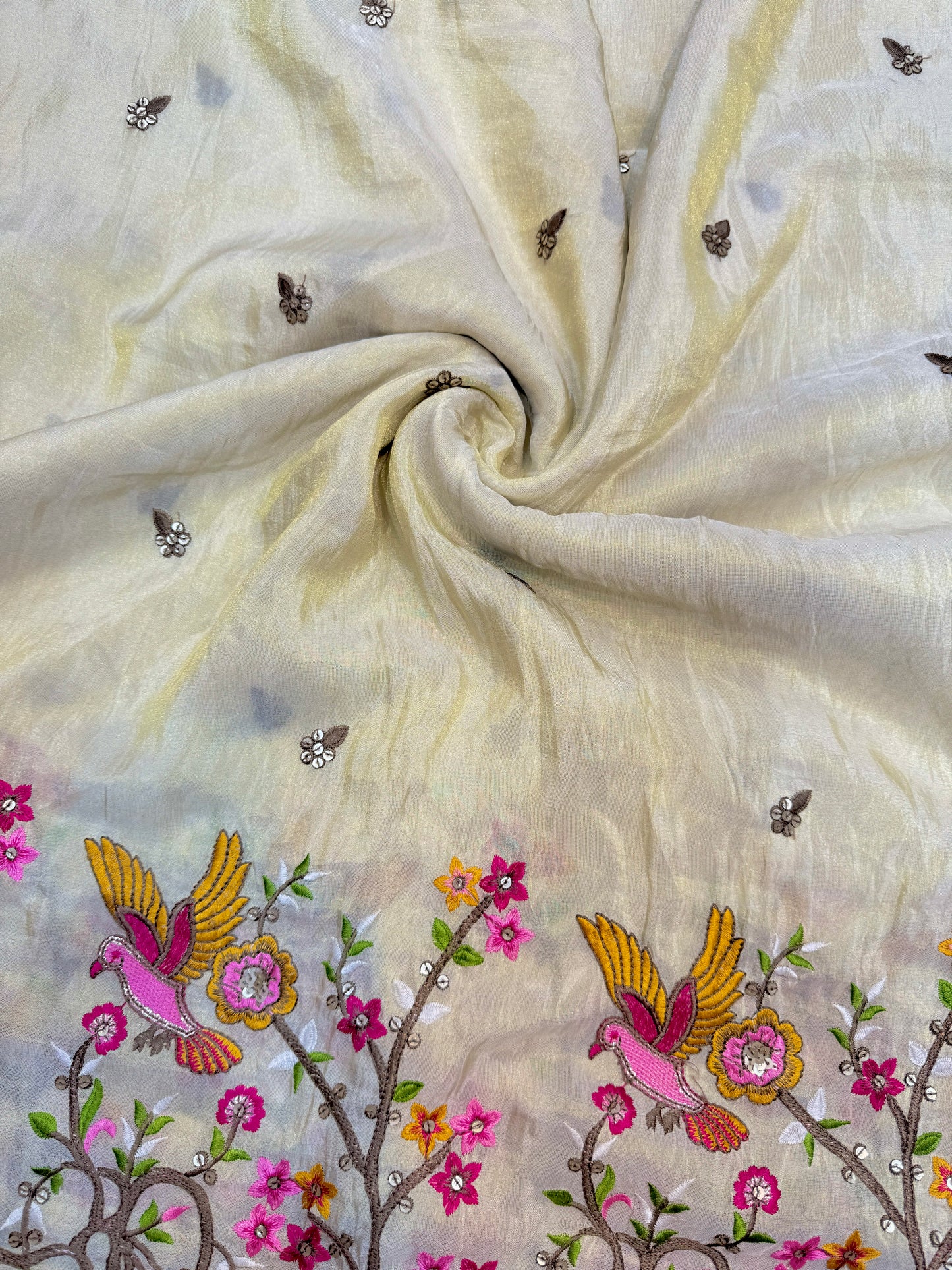 👗pure viscouse tissue zari with embroidered 🥻44-45 inch width