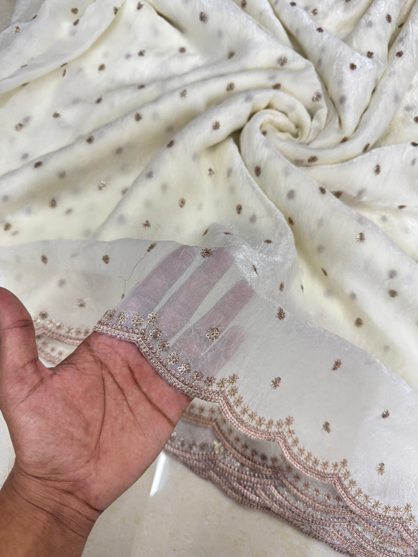 🥻👗Space silk fabrics with 2 side border 44-45 width HALF WHITE