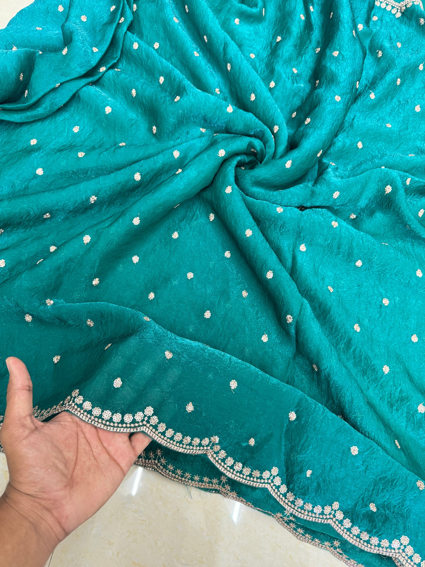 🥻👗Space silk fabrics with 2 side border 44-45 width