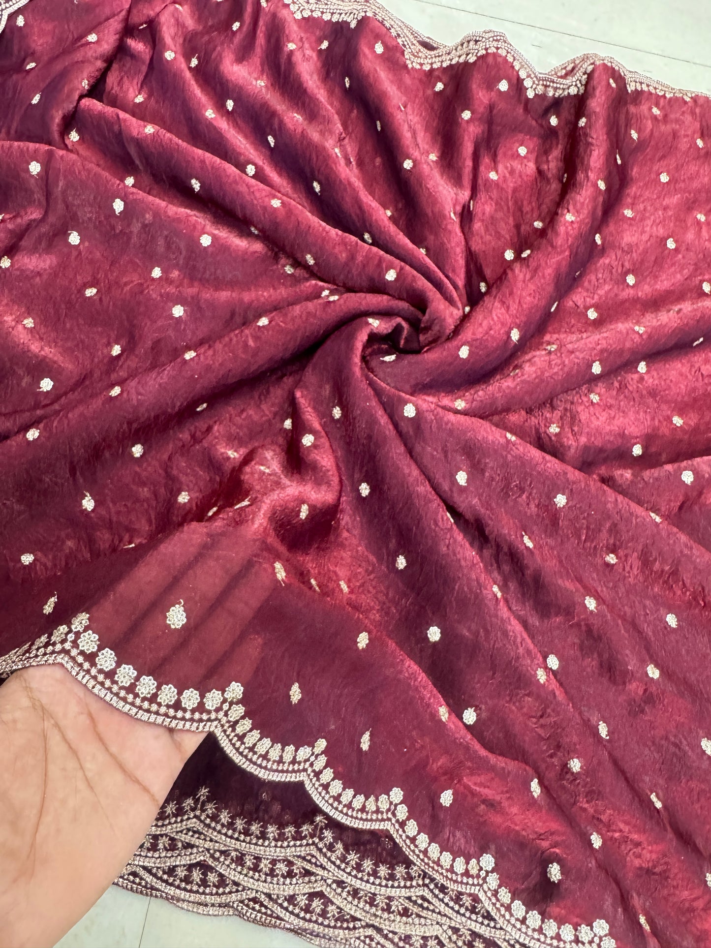 🥻👗Space silk fabrics with 2 side border 44-45 width