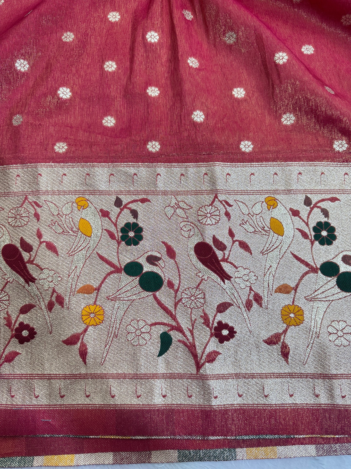 Bordure Paitanick Design avec tissu de 44-45 cm de large, couleur MAROON.