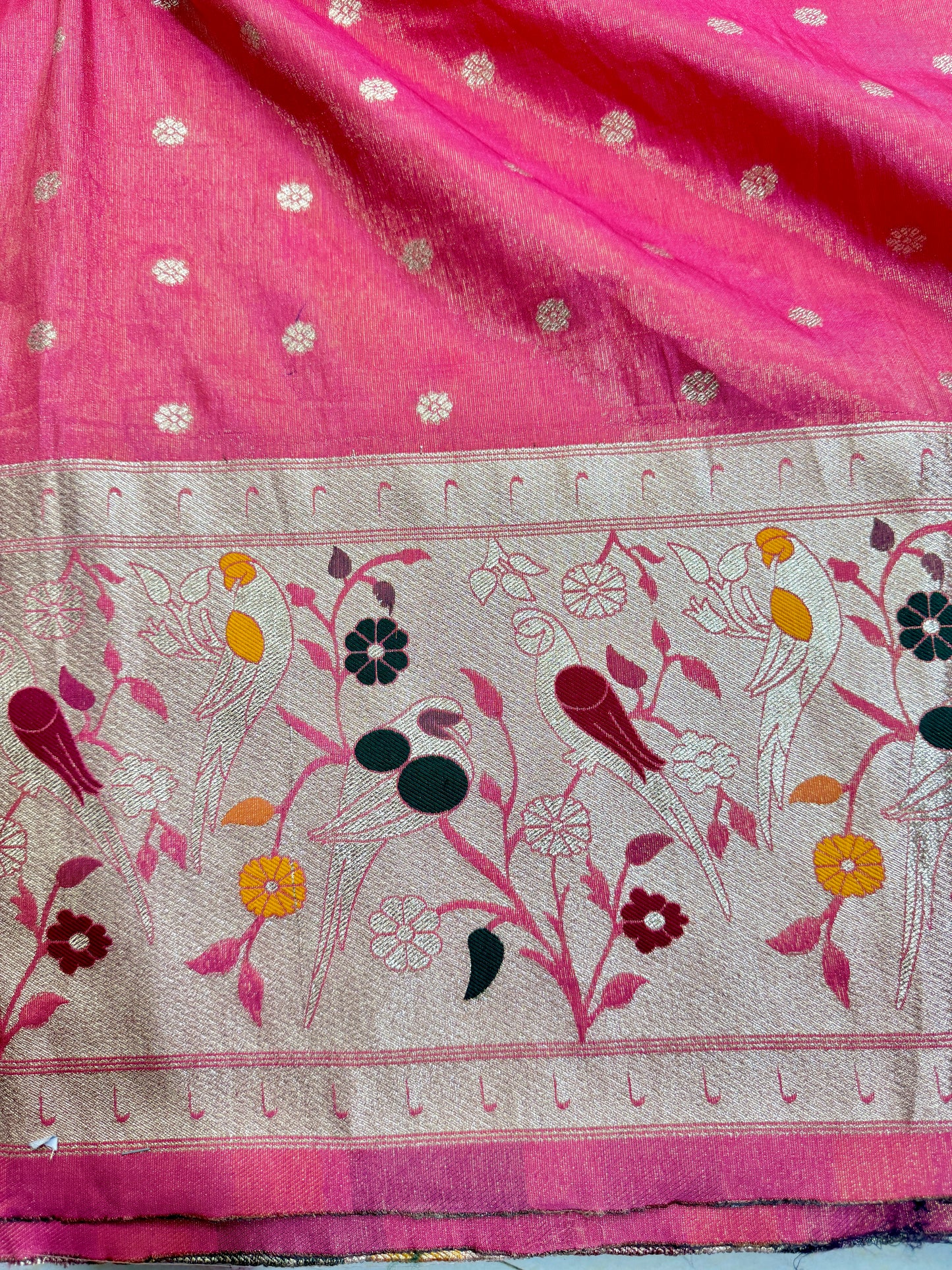 Bordure Paitanick Desing avec tissu de 44-45 cm de large, rose.