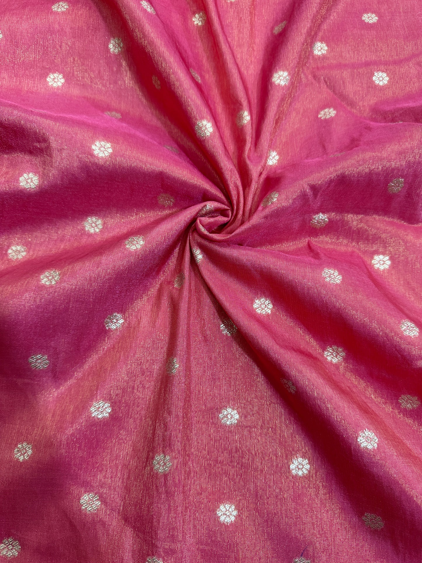 Bordure Paitanick Desing avec tissu de 44-45 cm de large, rose.