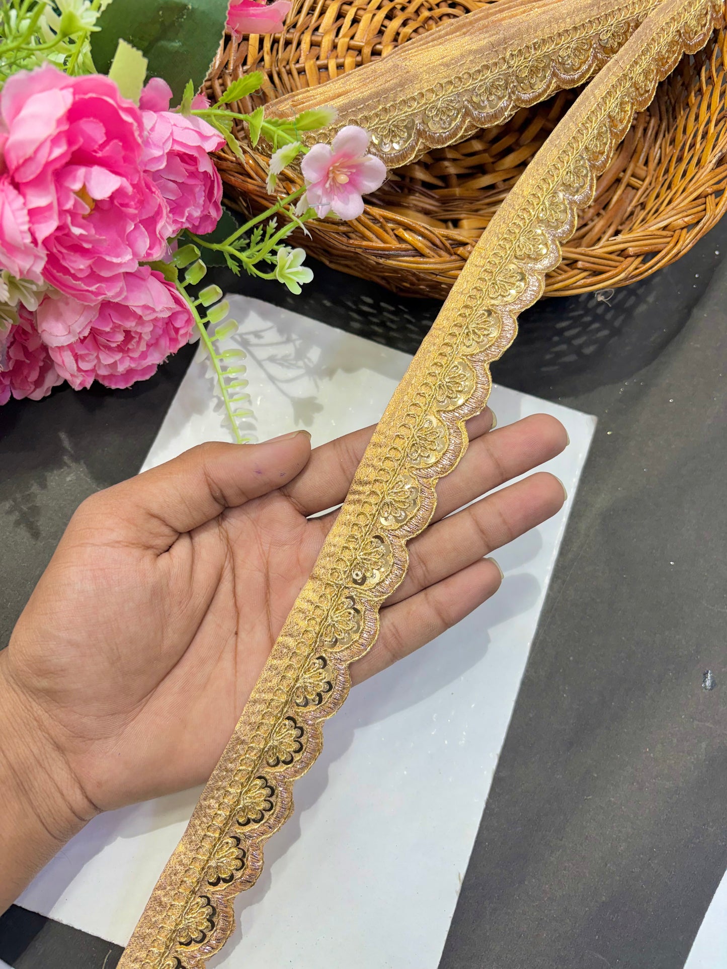 ✨Beautiful 😍Raw silk lace royal zari embroidered lace border 1inch (pack of 9 meter )