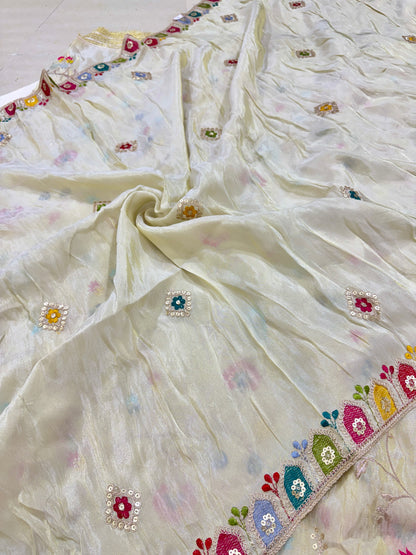 قماش فيسكوز تيسيه أنيق مطرز بتصميم متعدد الألوان وزركشة بالترتر - ملابس مصممة فاخرة بعرض 44-45 بوصة