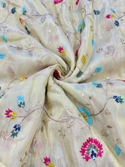 قماش فيسكوز تيسيه أنيق مطرز بتصميم متعدد الألوان وزركشة بالترتر - ملابس مصممة فاخرة بعرض 44-45 بوصة