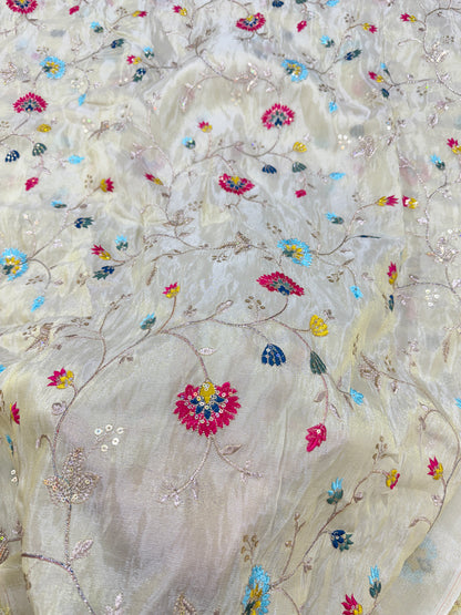 قماش فيسكوز تيسيه أنيق مطرز بتصميم متعدد الألوان وزركشة بالترتر - ملابس مصممة فاخرة بعرض 44-45 بوصة