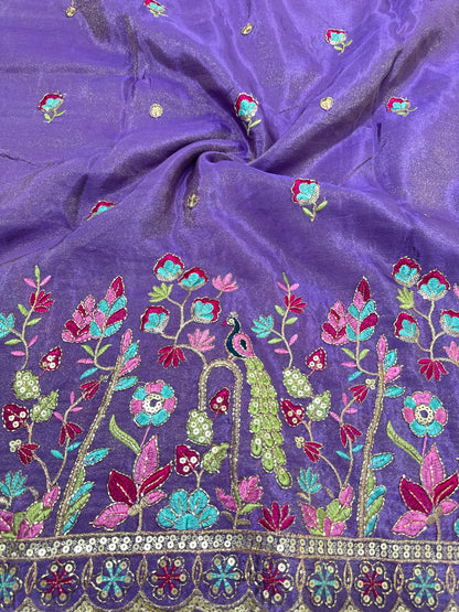 نسيج فيسكوز مطرز متعدد 🦚 نقش طاووس حاشية 🌸عرض 44 بوصة لافندر