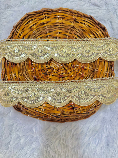 ✨ Dentelle à paillettes brodée Zari dorée, travail découpé – Roulot de 9 mètres ✨