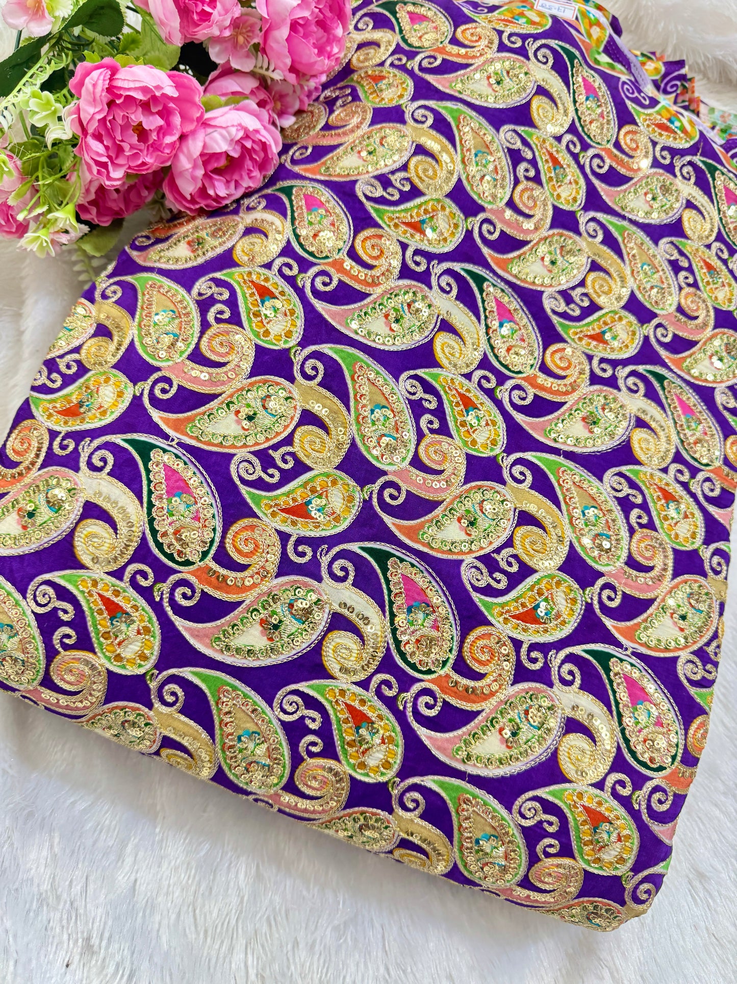 👗LUXURY NATURAL CRAPE  FLORAL PRINT  EMBROIDERY WITH SEQUINS 44 INCH  WIDTH