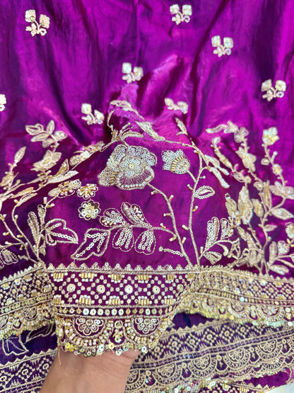 Luxurious👗 fendy fabric with– Floral & Heavy Border Work with zari work sari,lehanga, Anarkali , gown and etc 44-45inch width