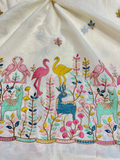 Tissu en coton Kora avec magnifique broderie 🧵 au bord, motif floral 💐🌸, largeur 44-45 (teintable) ✅