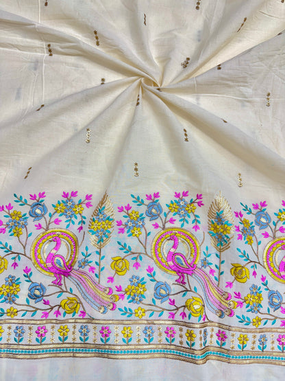 Tissu en coton Kora avec magnifique broderie 🧵 au bord, motif floral 💐🌸, largeur 44-45 (teintable) ✅