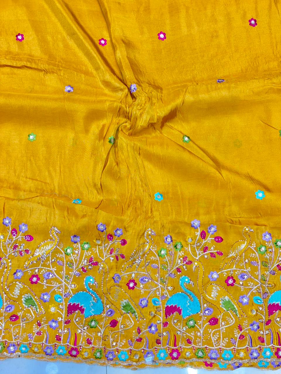 Premium🥻 Viscouse tissue👗 border fabrics beats work beautiful  design width 44
