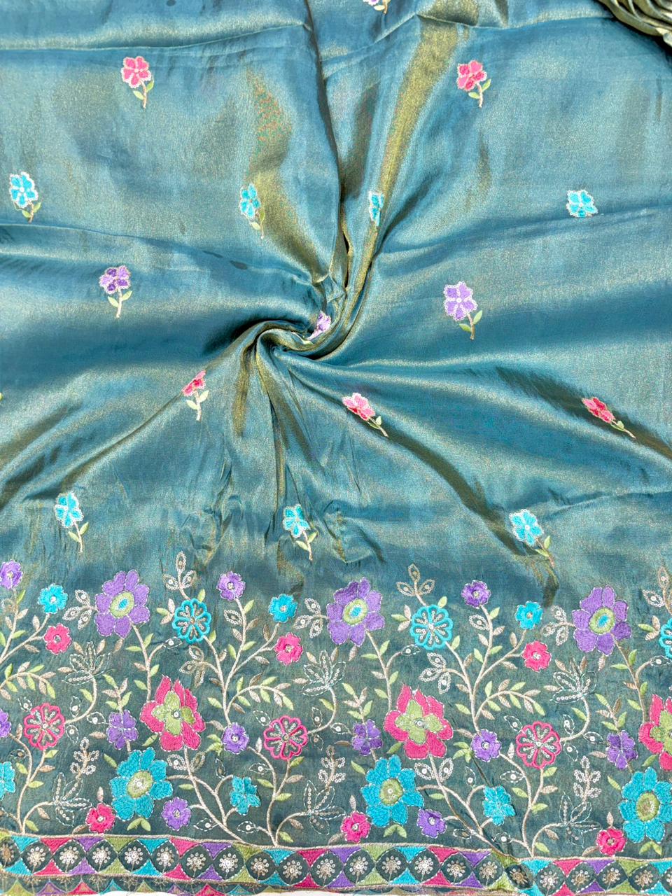 Premium🥻 Viscouse tissue👗 border fabrics beats work beautiful  design width 44