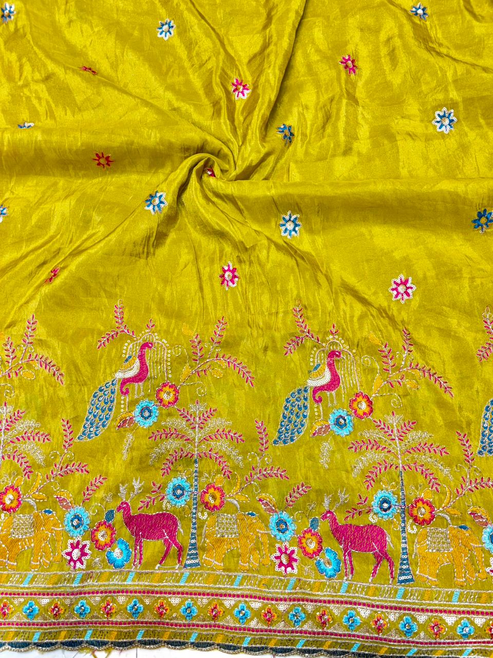 Premium🥻 Viscouse tissue👗 border fabrics beats work beautiful  design width 44