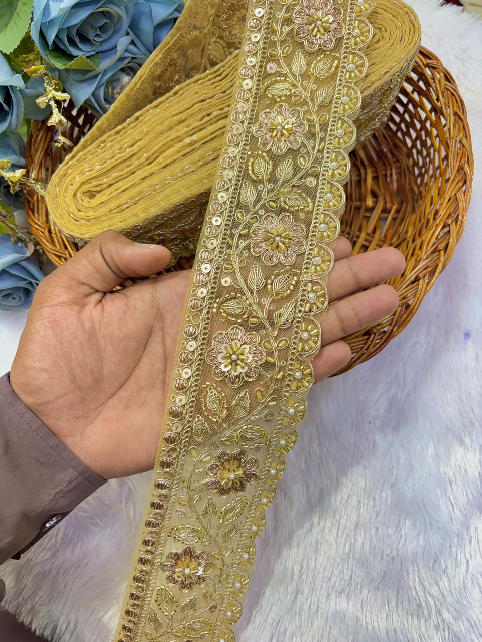 ✨ Premium Golden Embroidered Zari Lace – Elegant Decorative Border pack of 9 meter GOLD COLOUR