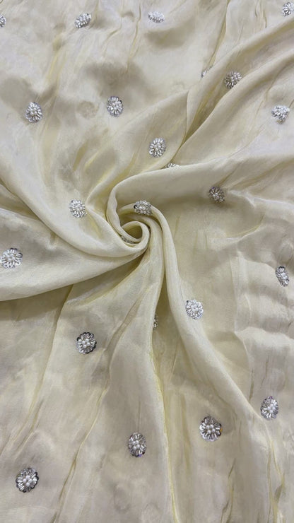 👗ZARI TISSUE HANDWORK BOTI SILVER  44-45  INCH WIDTH (DYBLE ) ✅